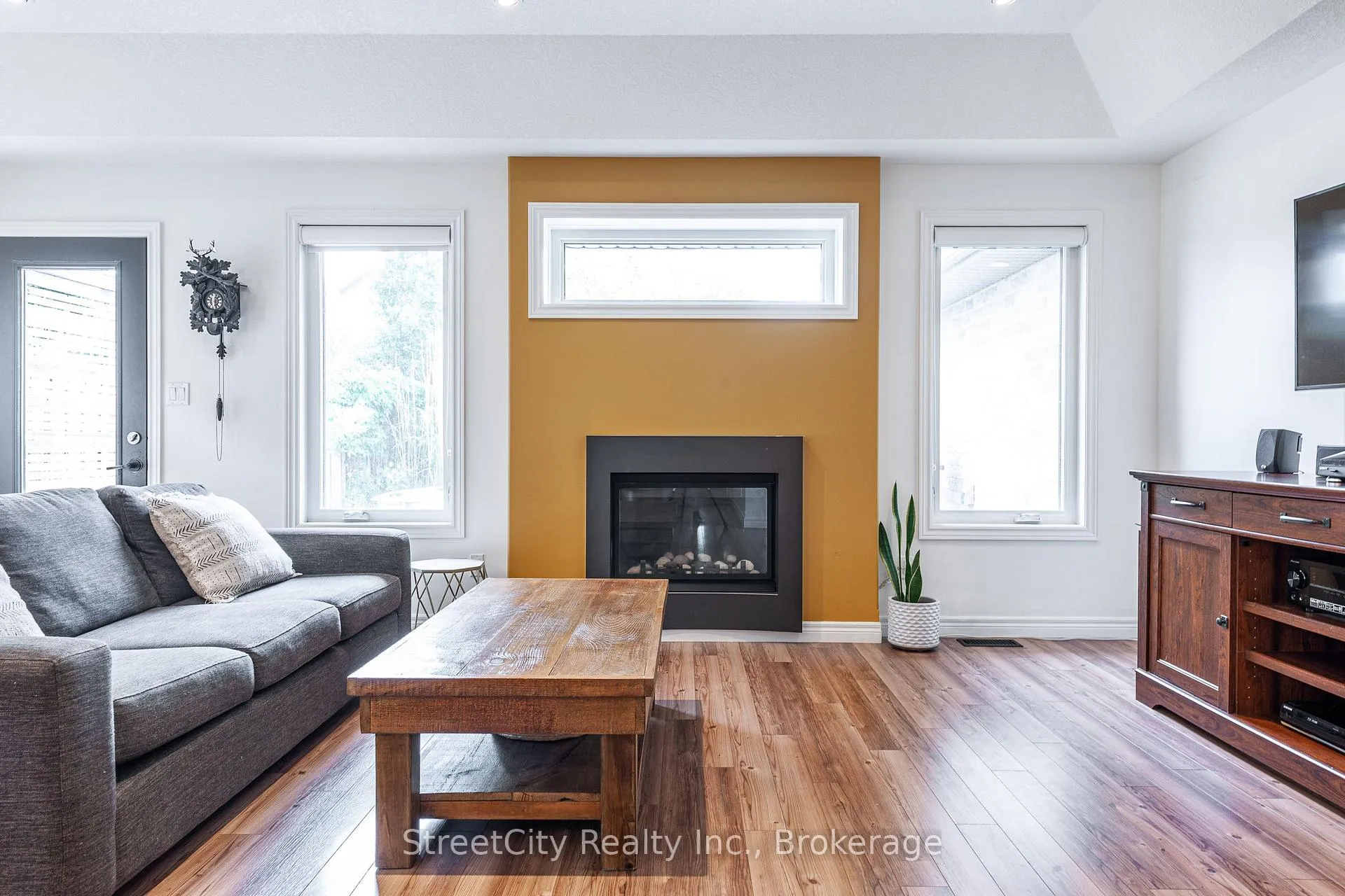 Photo 14 of 39 Greenberg Place, Stratford — HOMEH