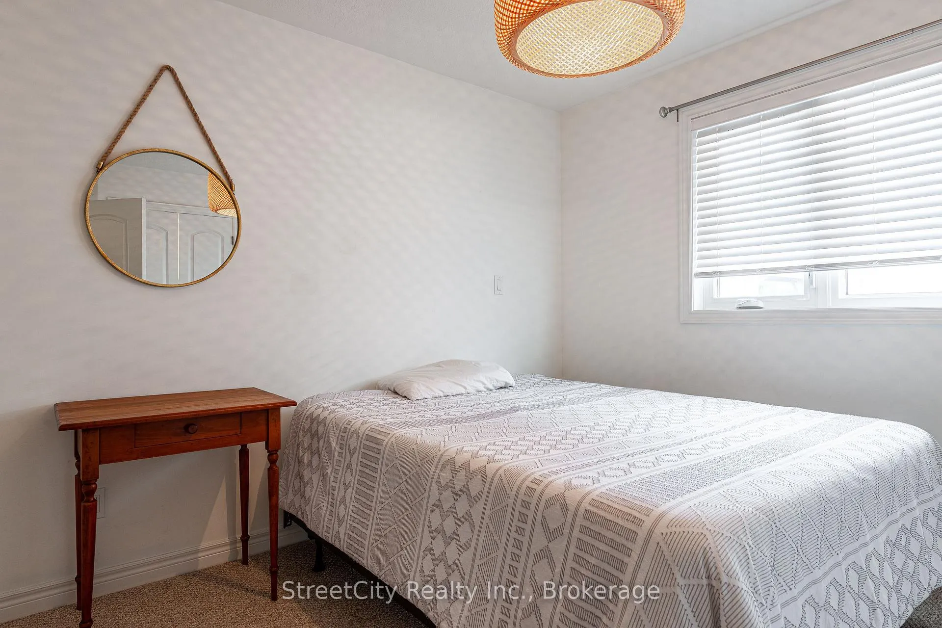 Photo 20 of 39 Greenberg Place, Stratford — HOMEH