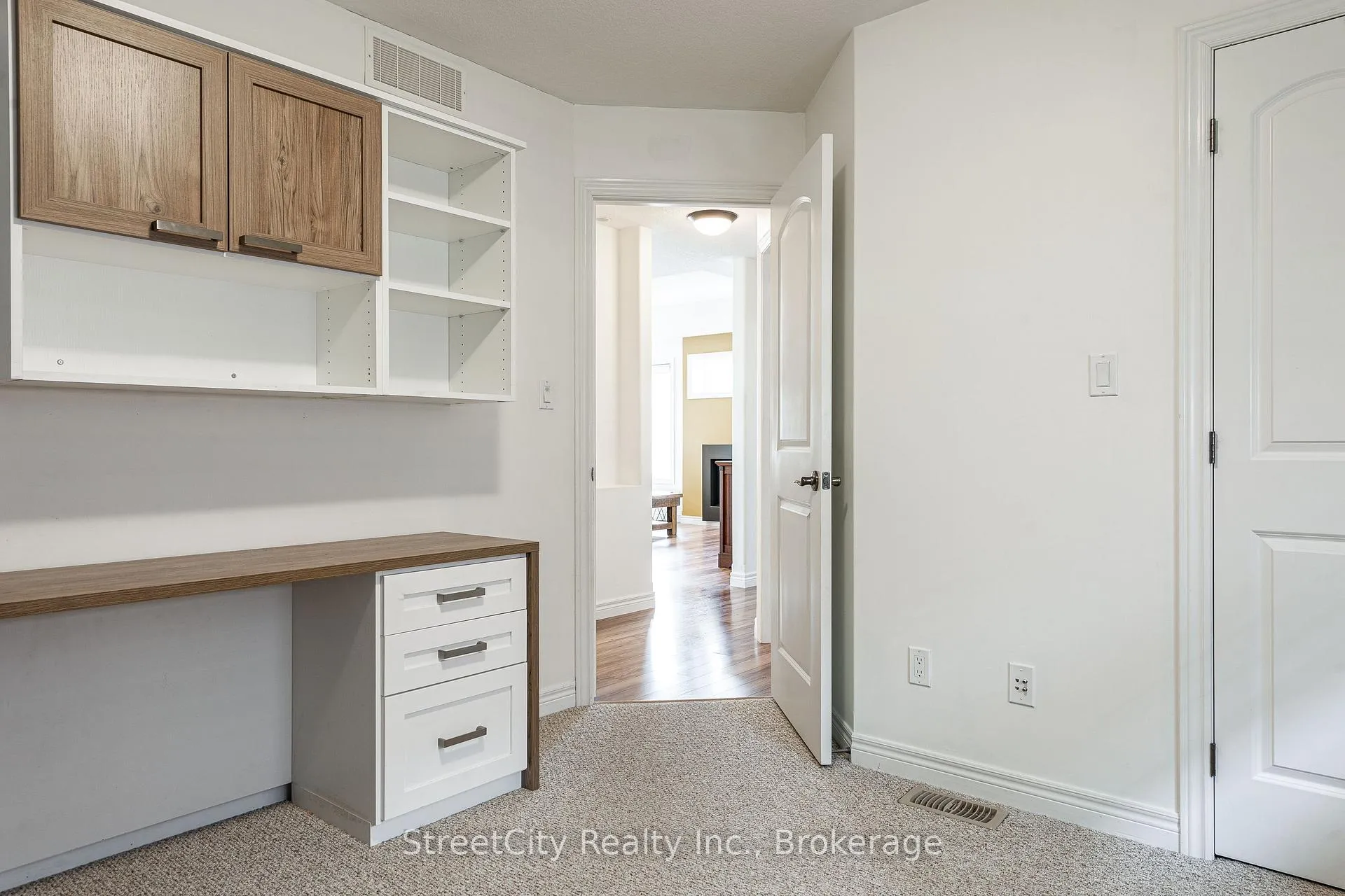 Photo 22 of 39 Greenberg Place, Stratford — HOMEH