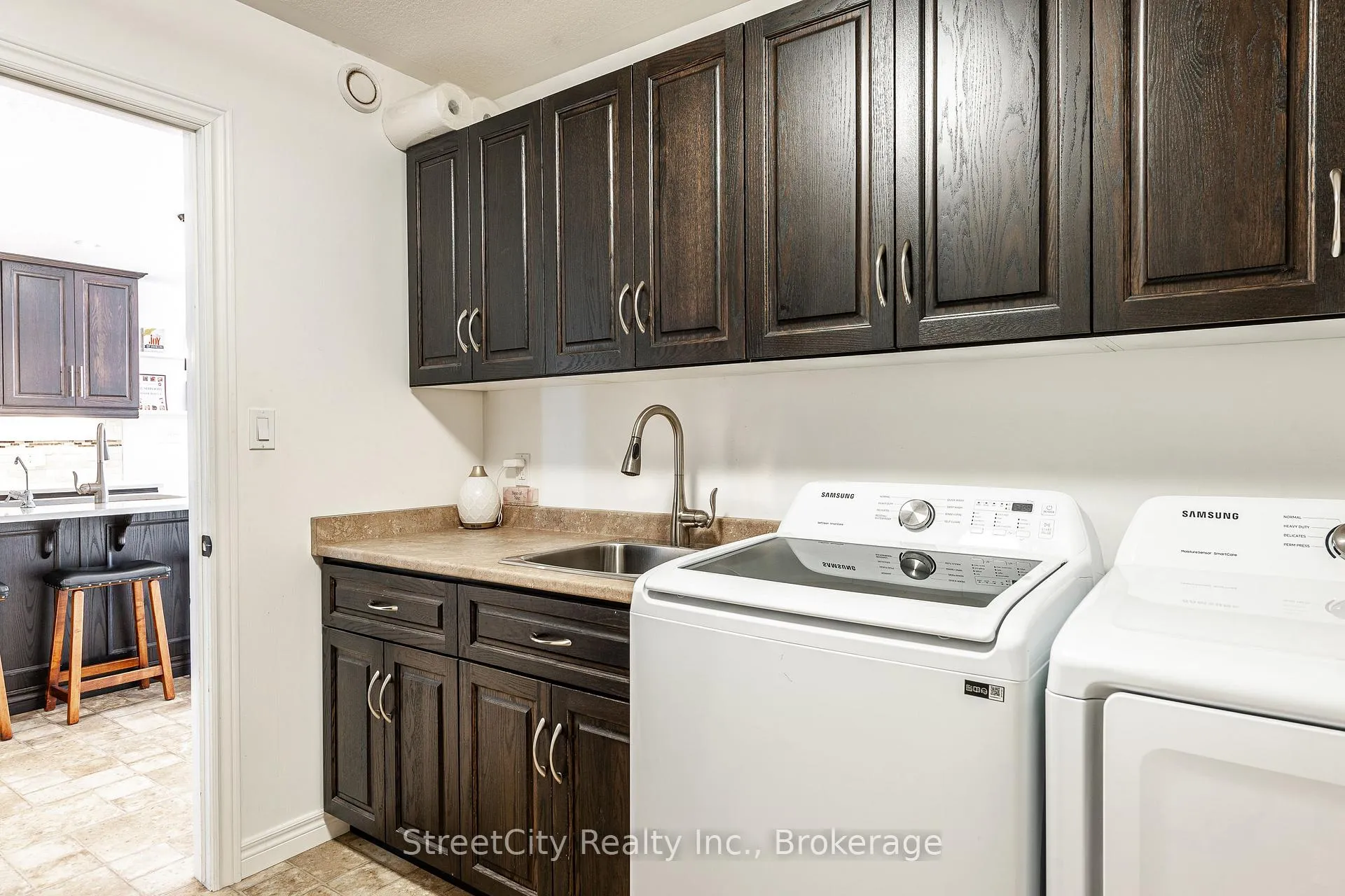 Photo 24 of 39 Greenberg Place, Stratford — HOMEH