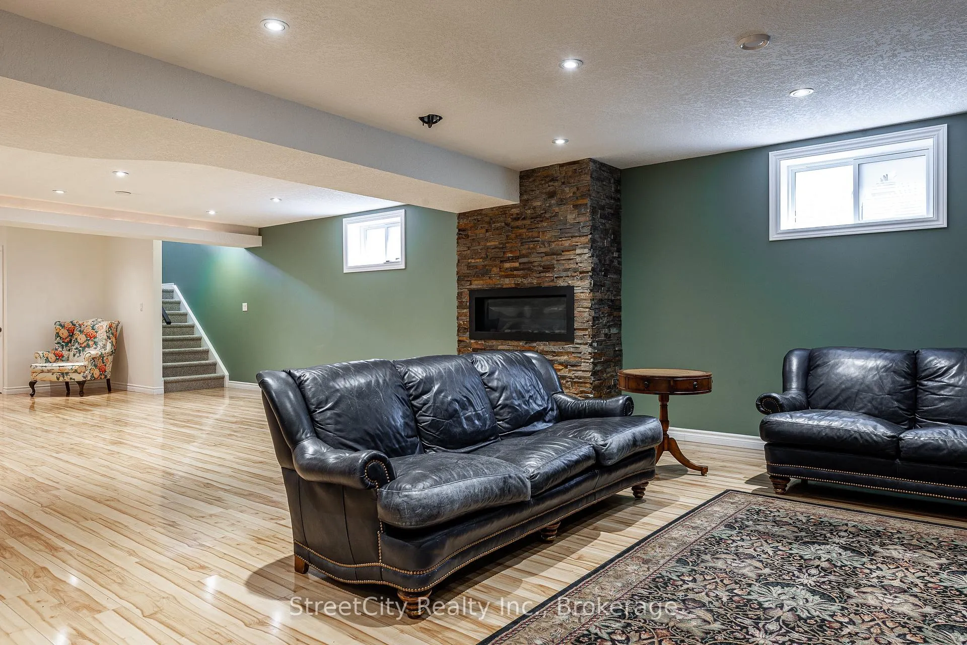 Photo 29 of 39 Greenberg Place, Stratford — HOMEH