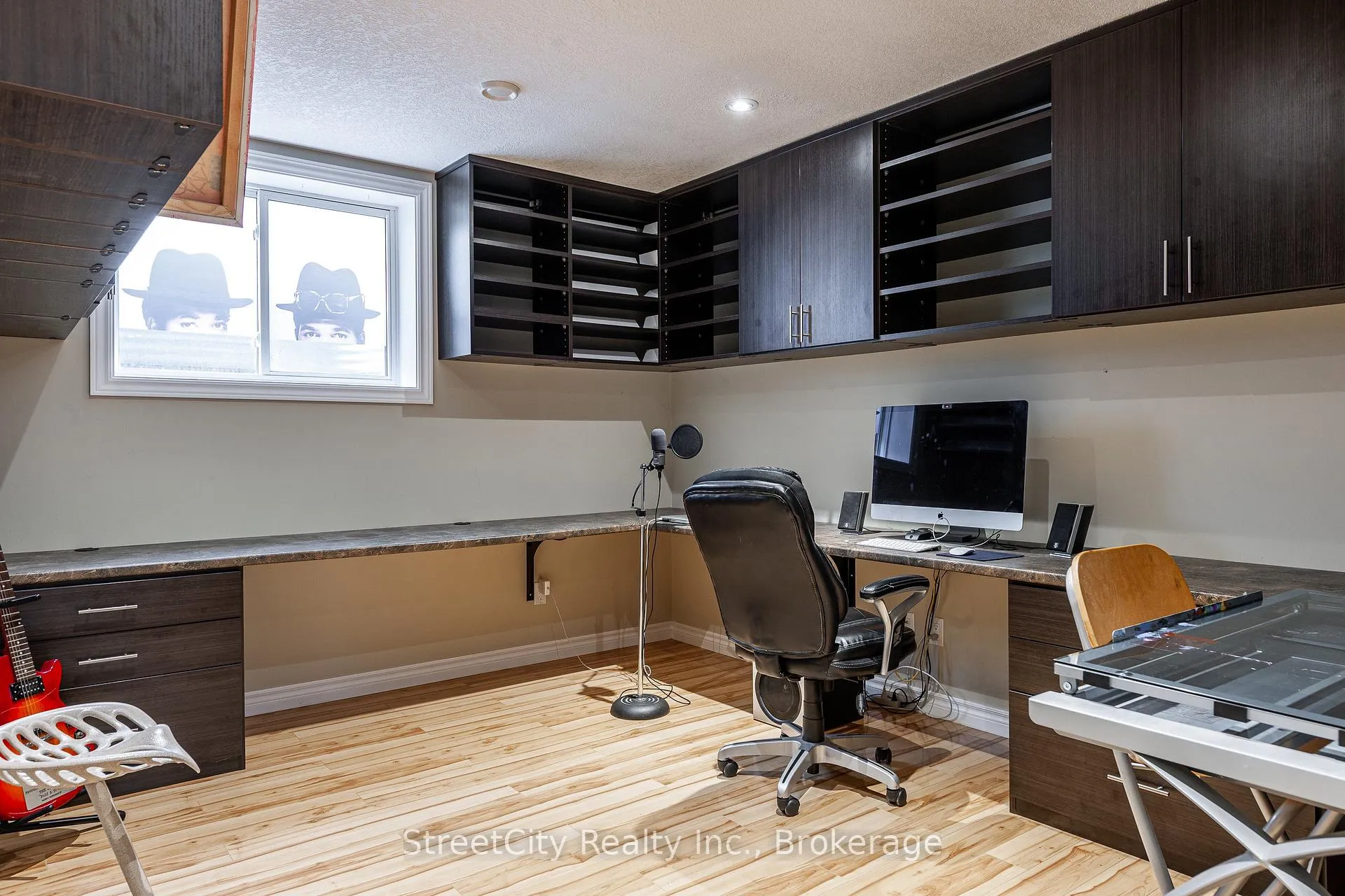 Photo 30 of 39 Greenberg Place, Stratford — HOMEH