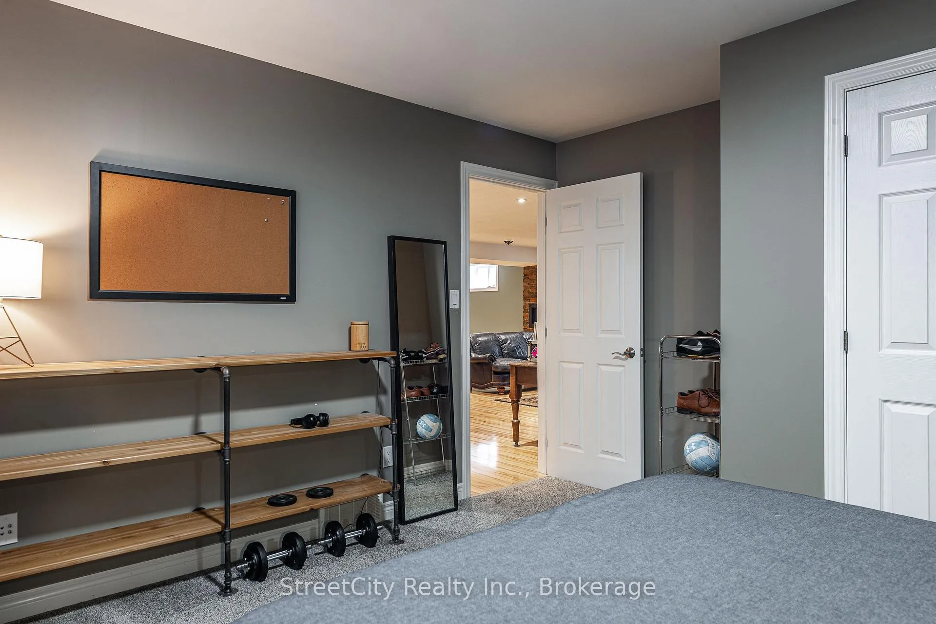 Photo 32 of 39 Greenberg Place, Stratford — HOMEH