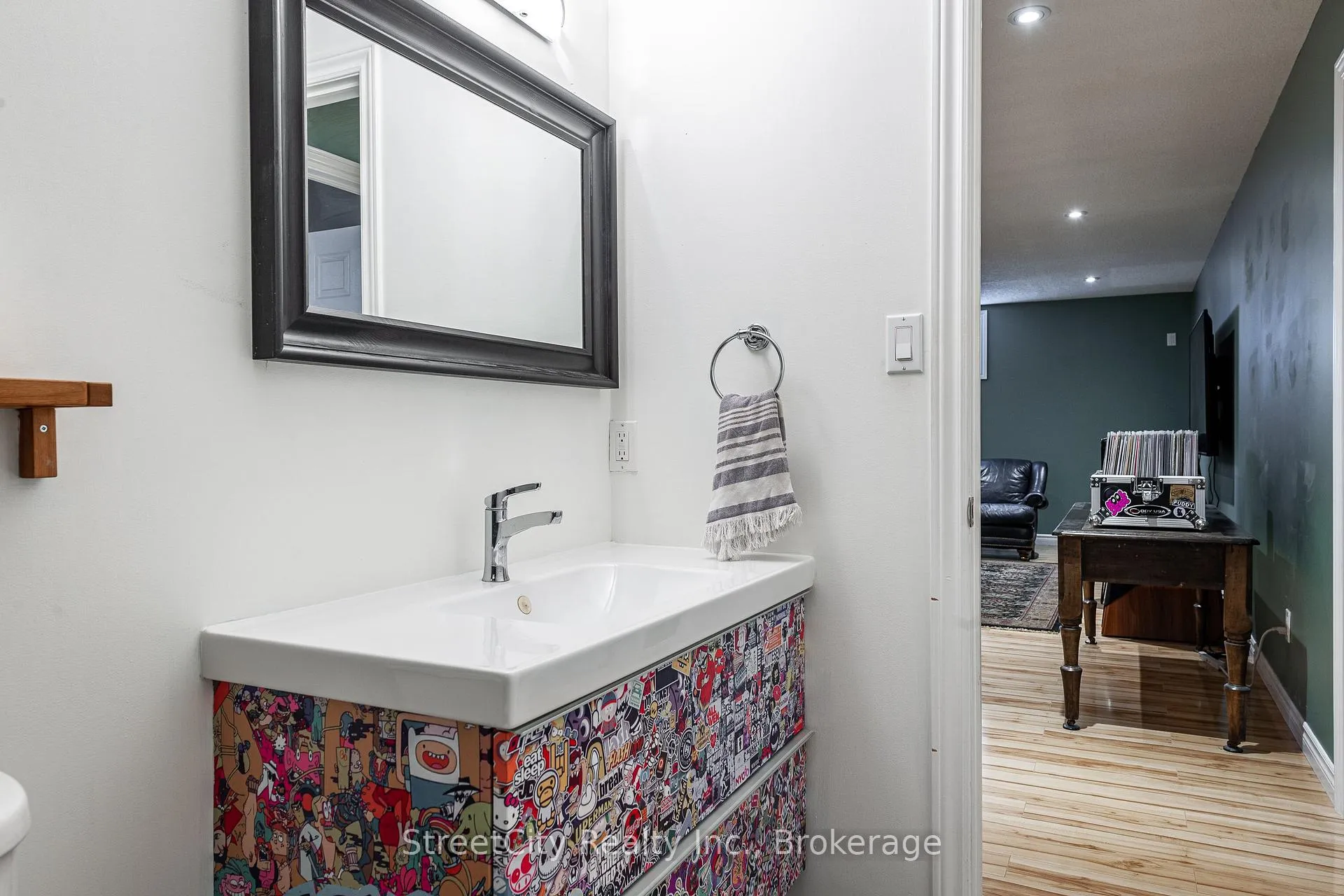 Photo 33 of 39 Greenberg Place, Stratford — HOMEH