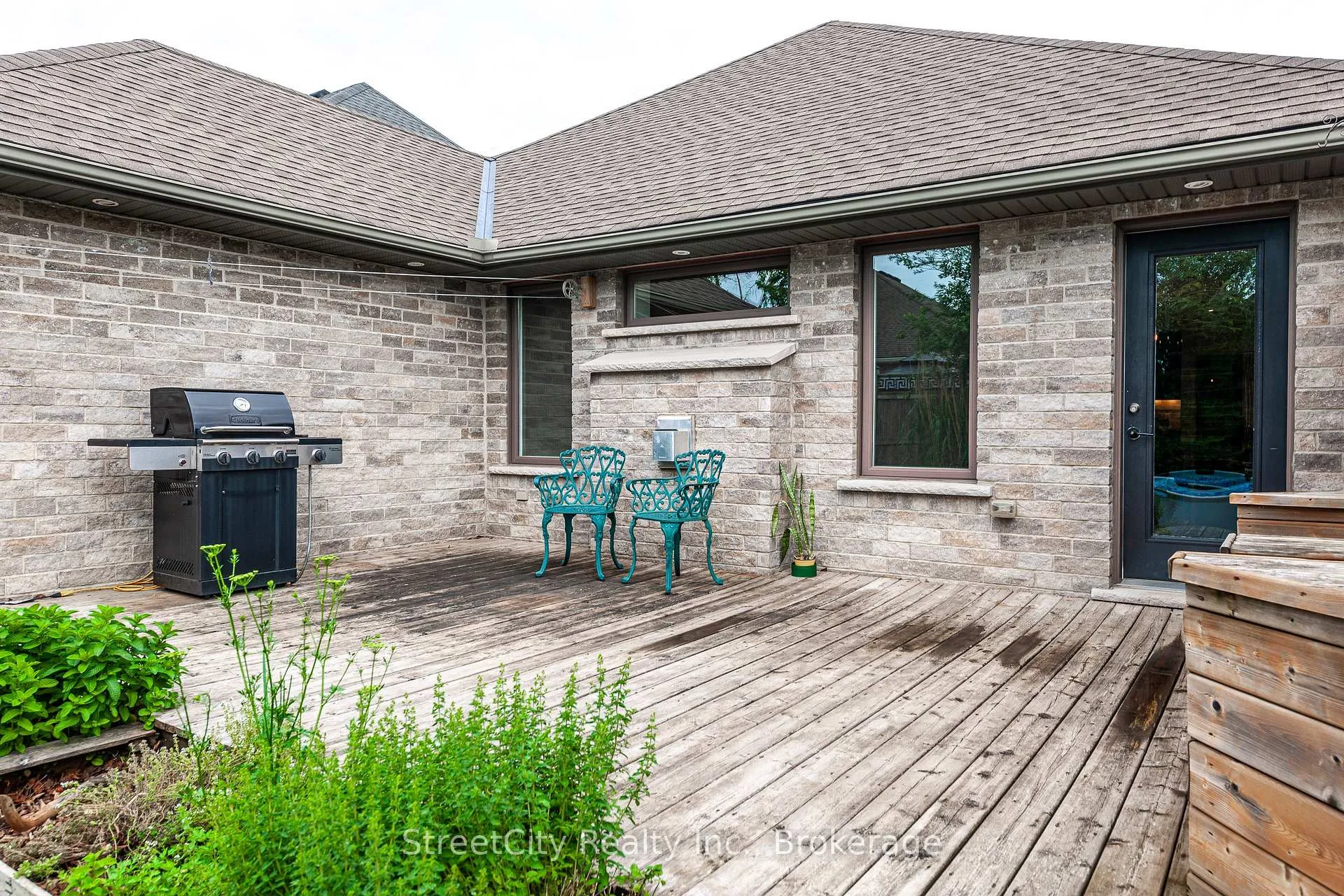 Photo 35 of 39 Greenberg Place, Stratford — HOMEH