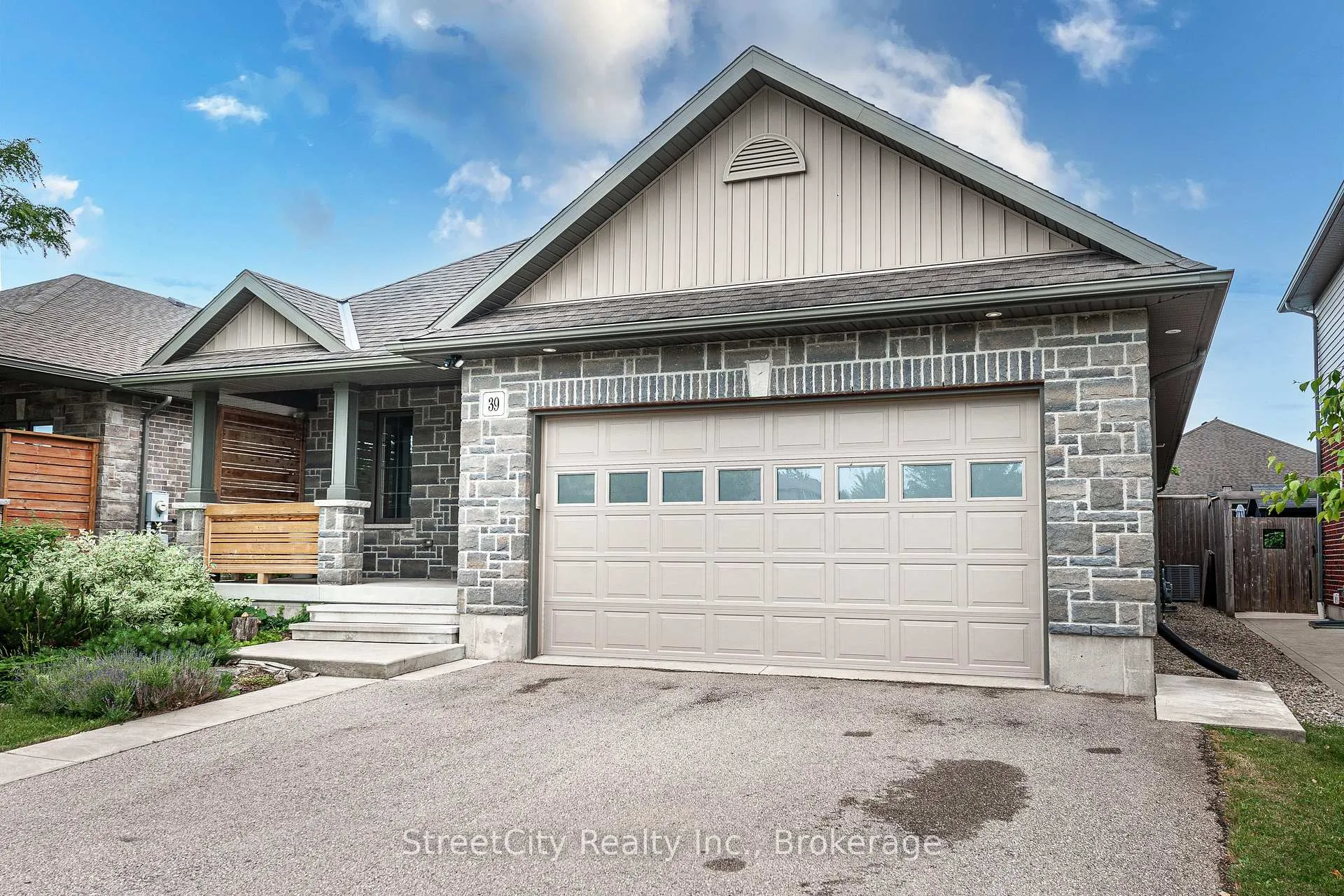 Photo 37 of 39 Greenberg Place, Stratford — HOMEH