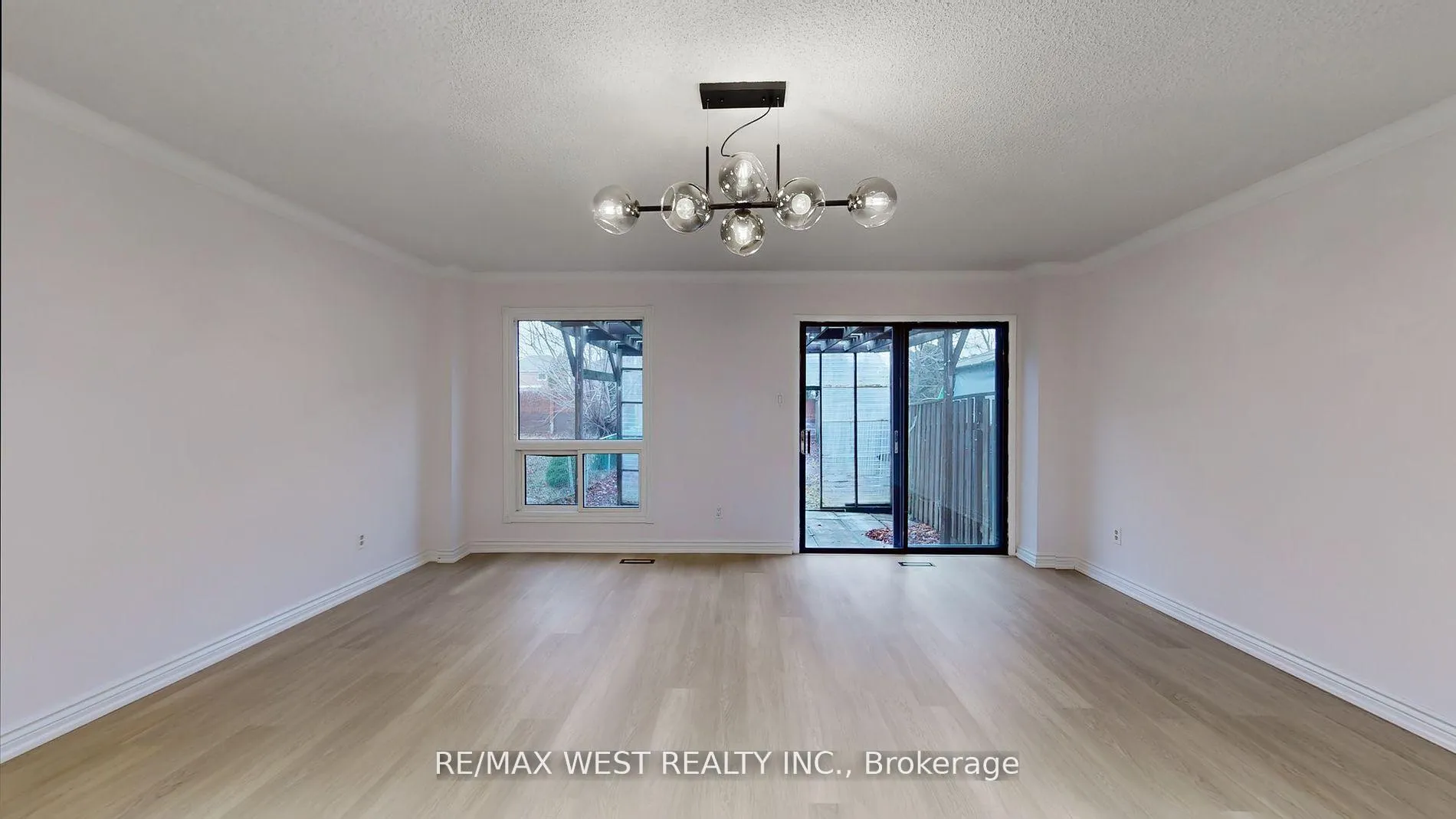 Photo 3 of 80 Rejane Crescent, Vaughan, Crestwood-Springfarm-Yorkhill — HOMEH
