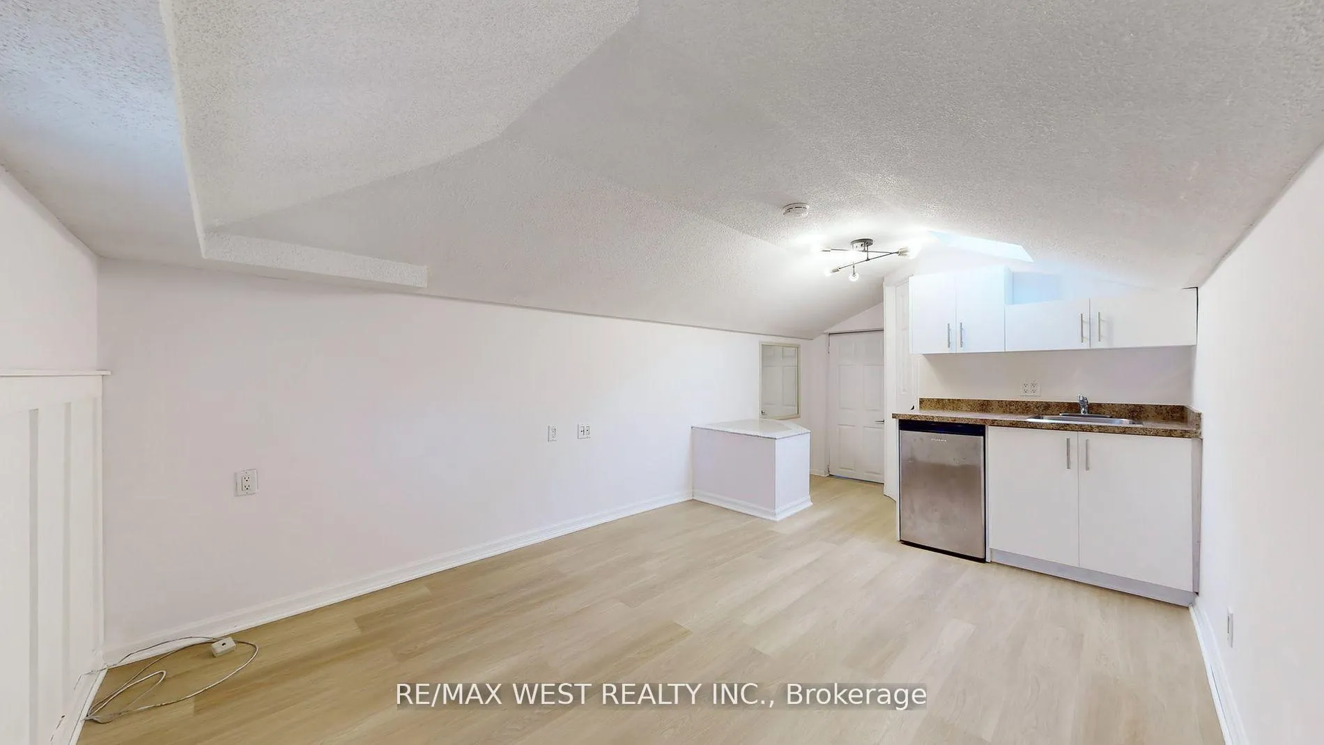 Photo 11 of 80 Rejane Crescent, Vaughan, Crestwood-Springfarm-Yorkhill — HOMEH