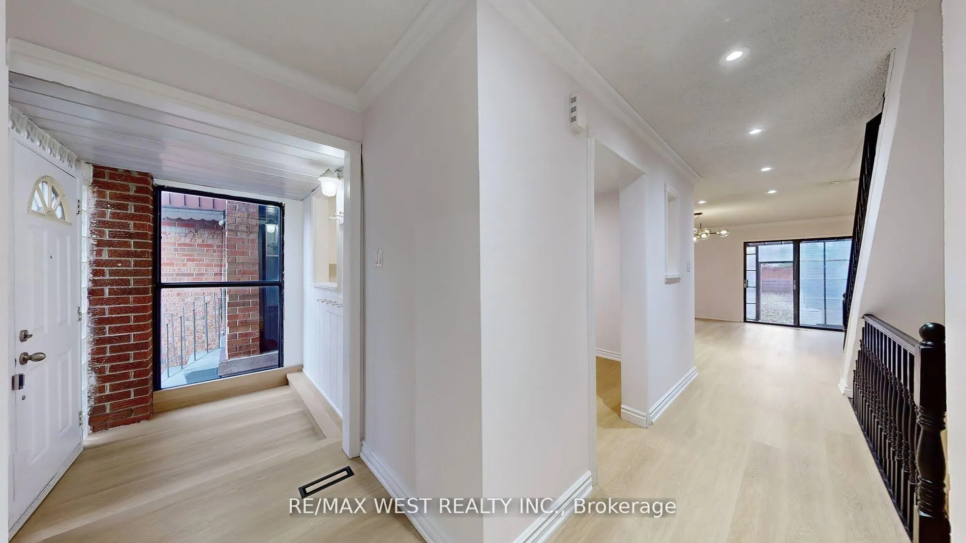 Photo 17 of 80 Rejane Crescent, Vaughan, Crestwood-Springfarm-Yorkhill — HOMEH