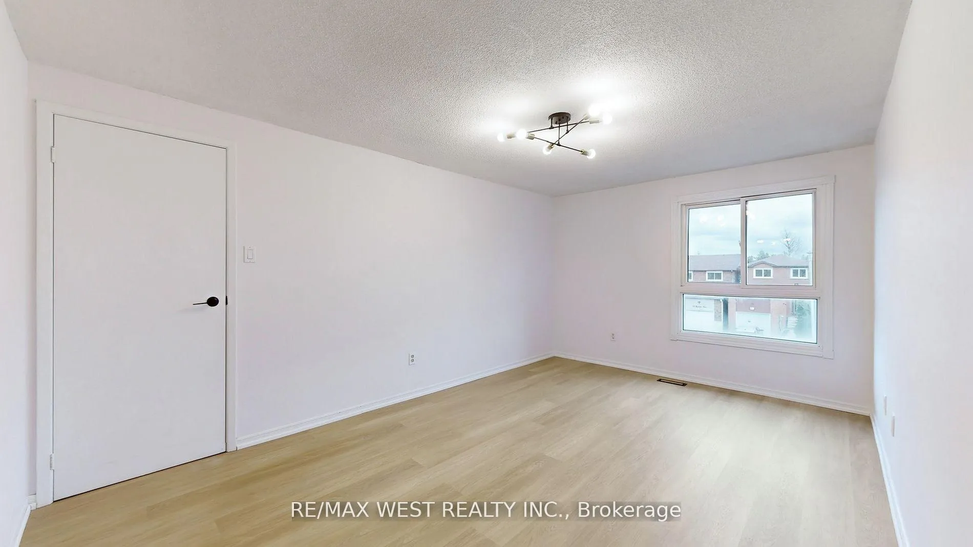 Photo 18 of 80 Rejane Crescent, Vaughan, Crestwood-Springfarm-Yorkhill — HOMEH