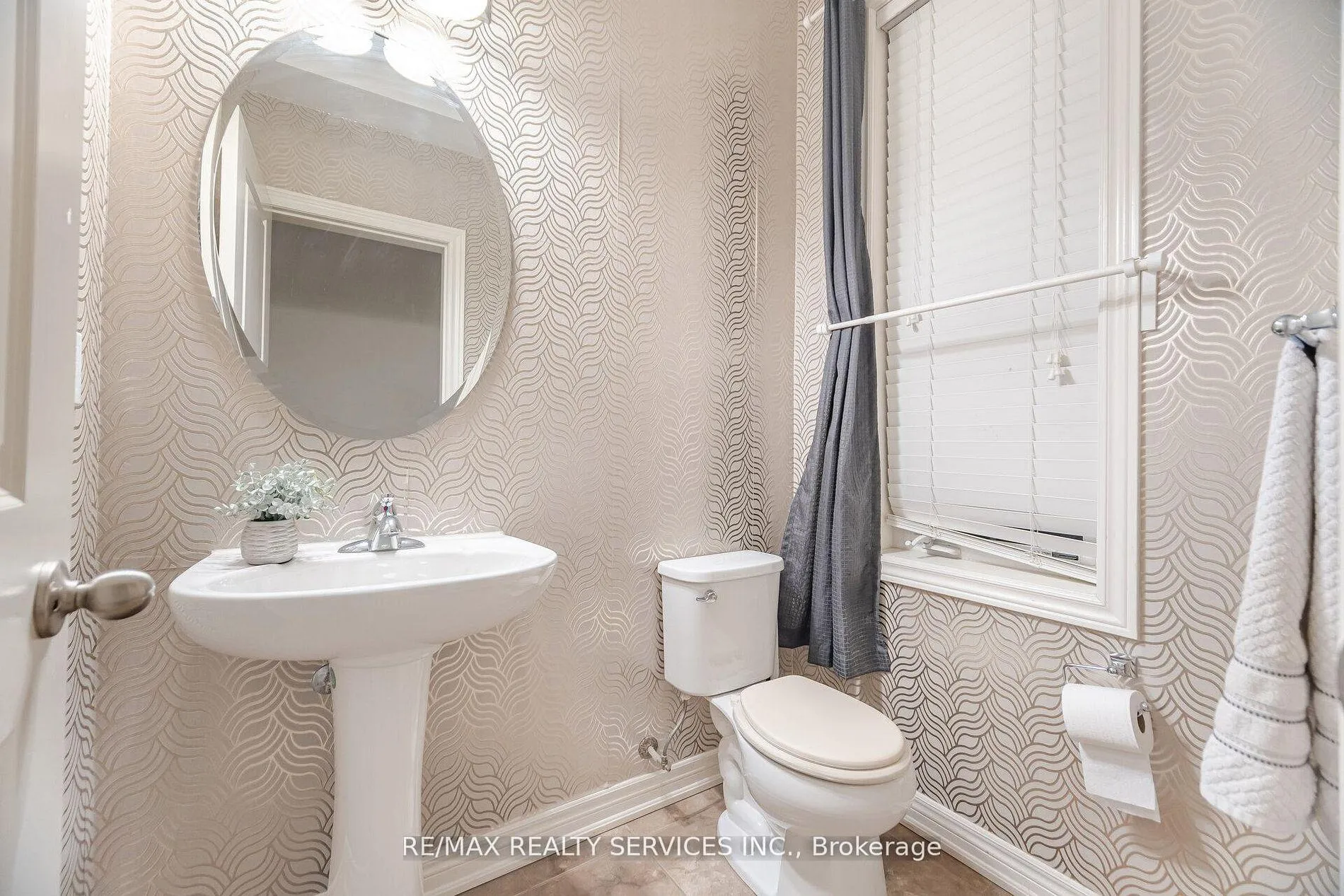 Photo 10 of 7 Dufay Road, Brampton, Northwest Brampton — HOMEH