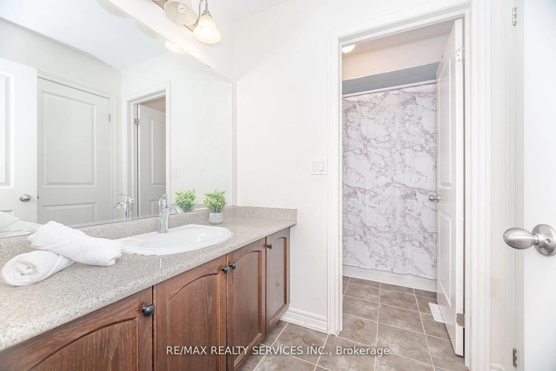 Photo 21 of 7 Dufay Road, Brampton, Northwest Brampton — HOMEH