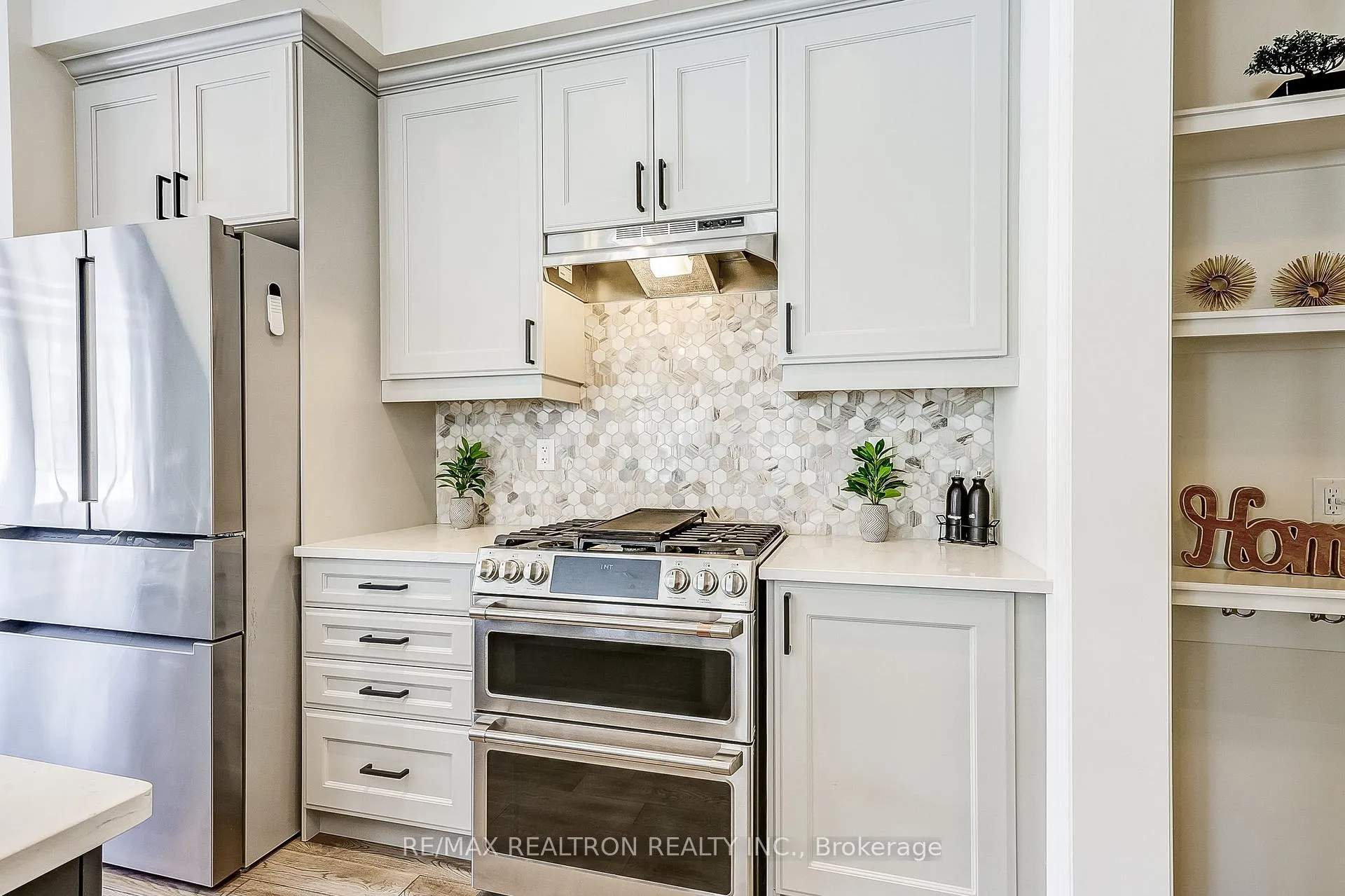 Photo 6 of 3288 Turnstone Boulevard, Pickering, Rural Pickering — HOMEH
