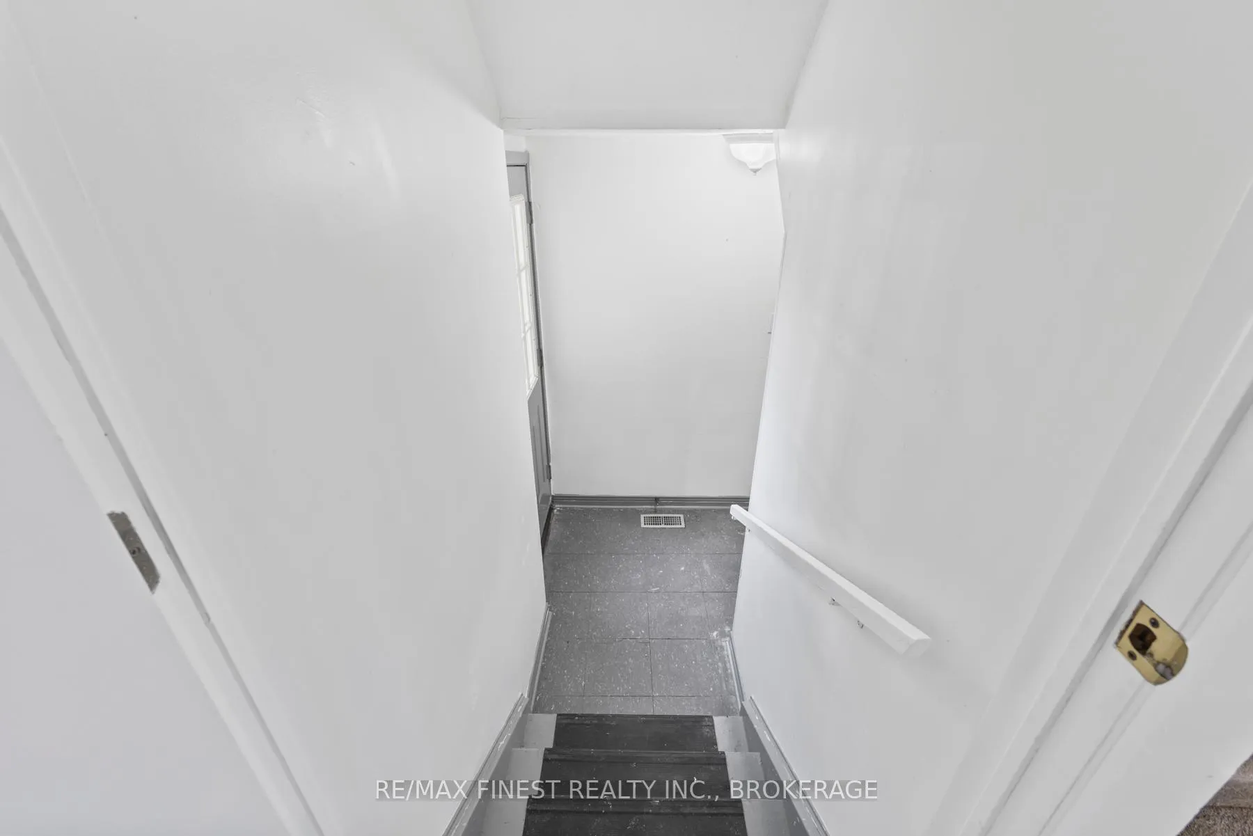 Photo 13 of 10 Calderwood Drive, Kingston, Central City West — HOMEH