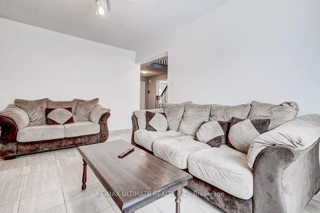 Photo 9 of 132 Mandrake Street, Ajax, Central — HOMEH