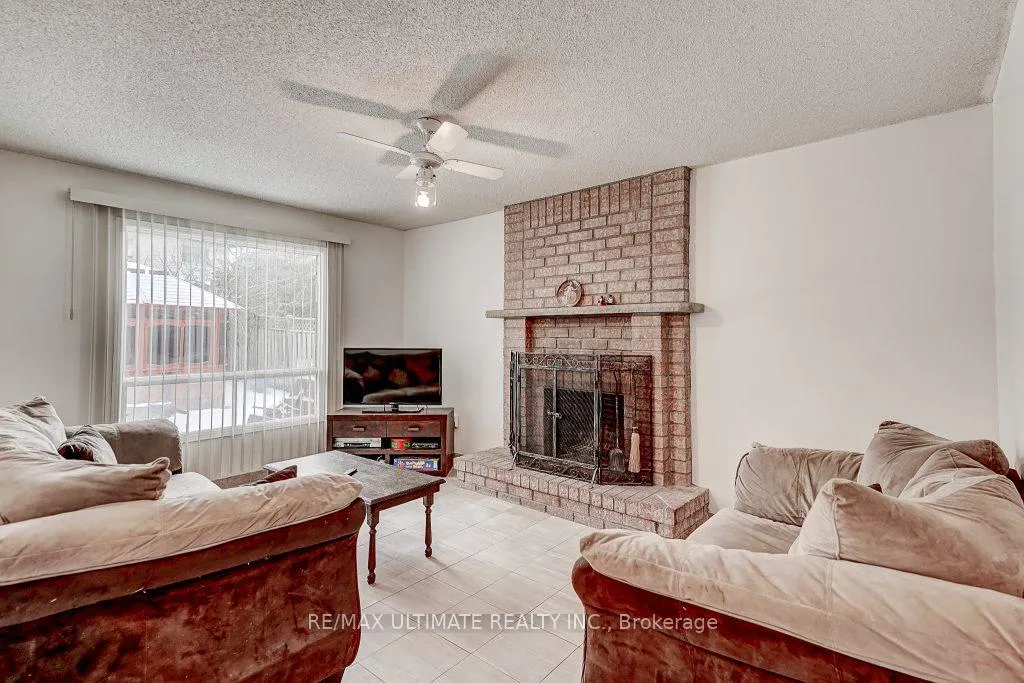 Photo 12 of 132 Mandrake Street, Ajax, Central — HOMEH