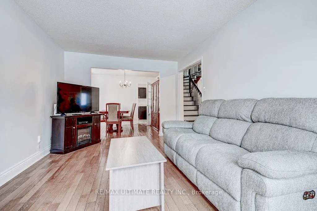 Photo 13 of 132 Mandrake Street, Ajax, Central — HOMEH