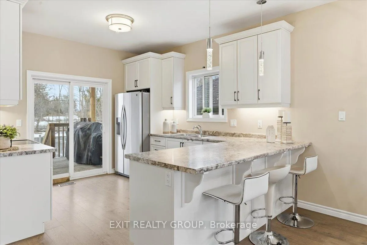 Photo 9 of 326 Cannifton Road N, Belleville, Thurlow Ward — HOMEH