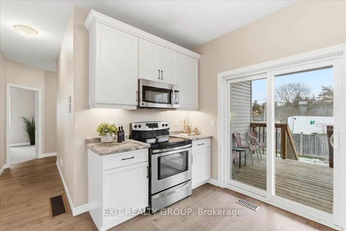 Photo 12 of 326 Cannifton Road N, Belleville, Thurlow Ward — HOMEH