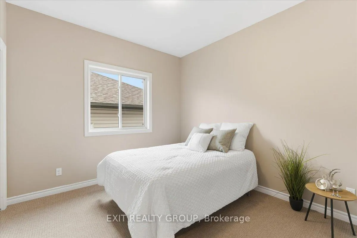 Photo 17 of 326 Cannifton Road N, Belleville, Thurlow Ward — HOMEH