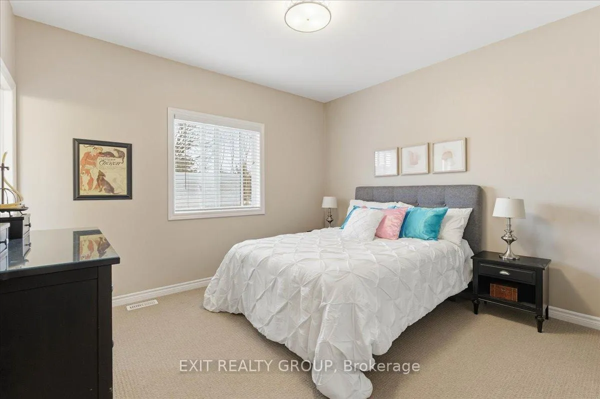 Photo 18 of 326 Cannifton Road N, Belleville, Thurlow Ward — HOMEH