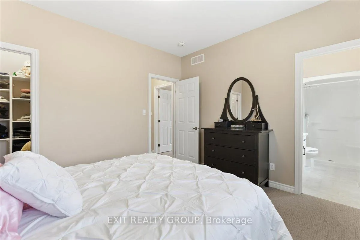 Photo 19 of 326 Cannifton Road N, Belleville, Thurlow Ward — HOMEH