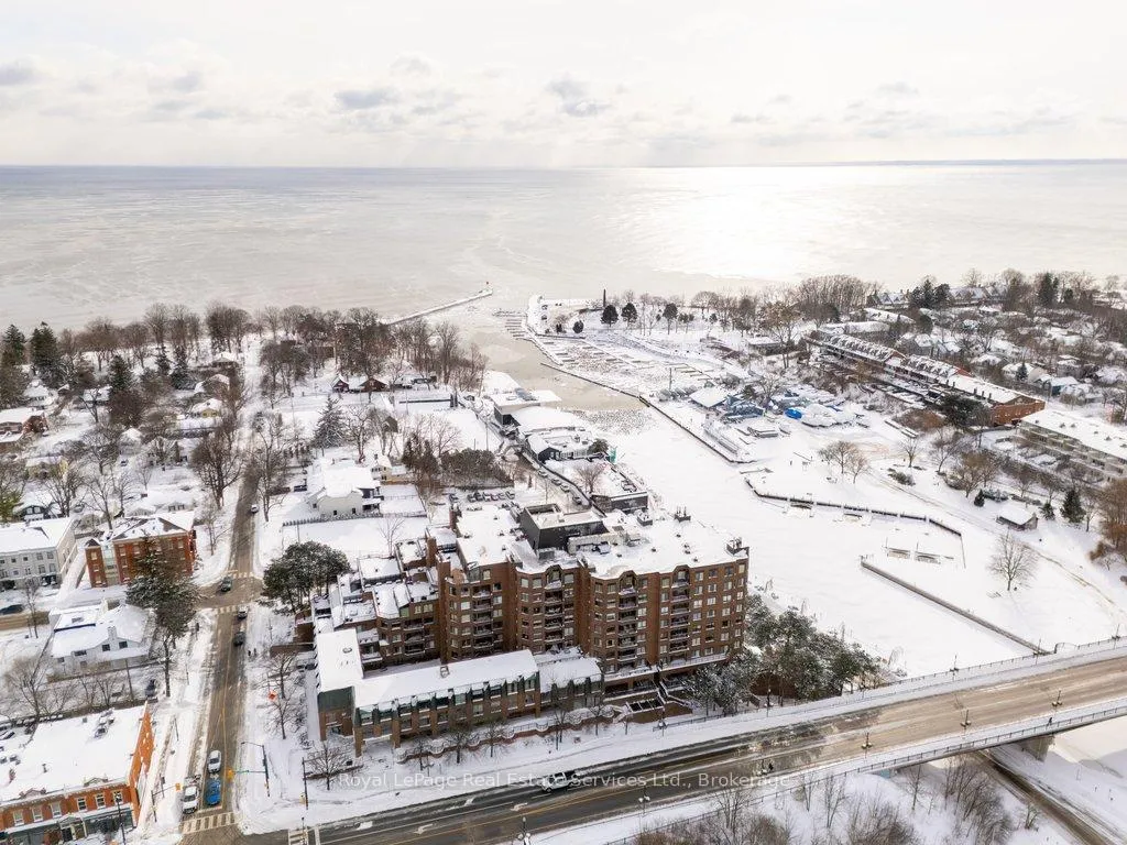 Photo 1 of Unit 102, 100 Lakeshore Road E, Oakville, Old Oakville — HOMEH