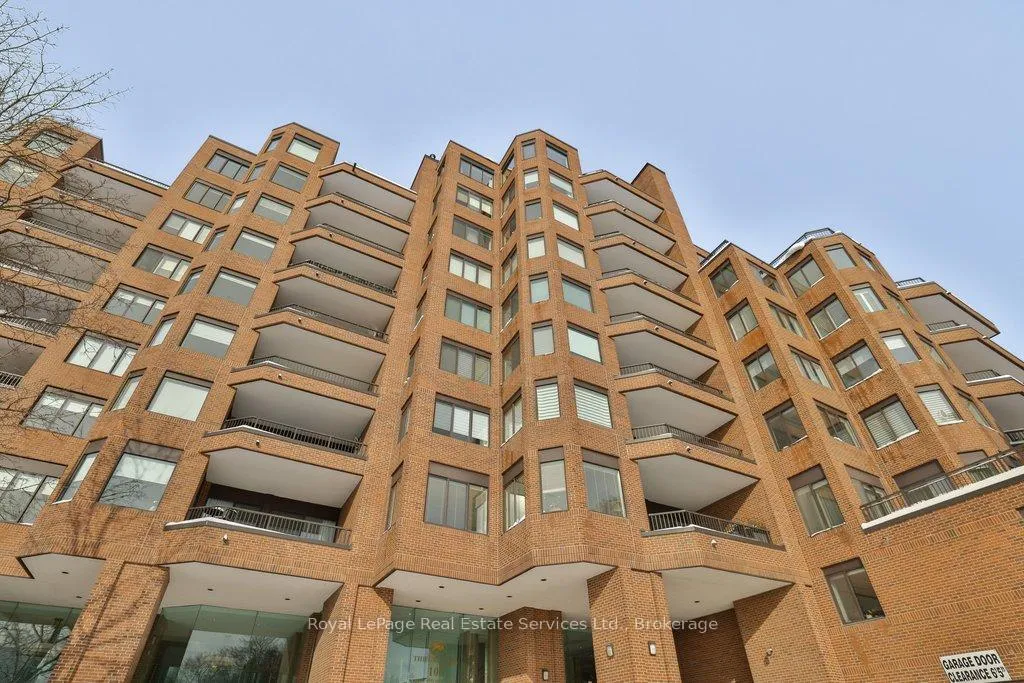 Photo 2 of Unit 102, 100 Lakeshore Road E, Oakville, Old Oakville — HOMEH