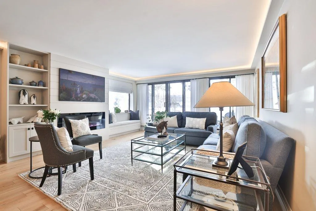 Photo 13 of Unit 102, 100 Lakeshore Road E, Oakville, Old Oakville — HOMEH
