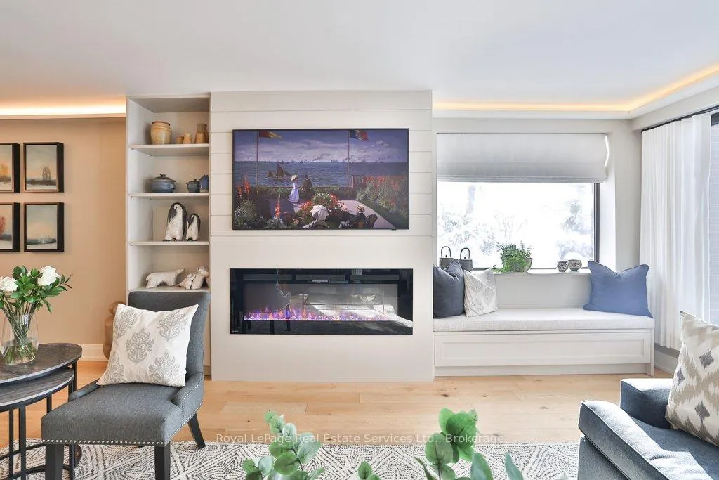 Photo 14 of Unit 102, 100 Lakeshore Road E, Oakville, Old Oakville — HOMEH