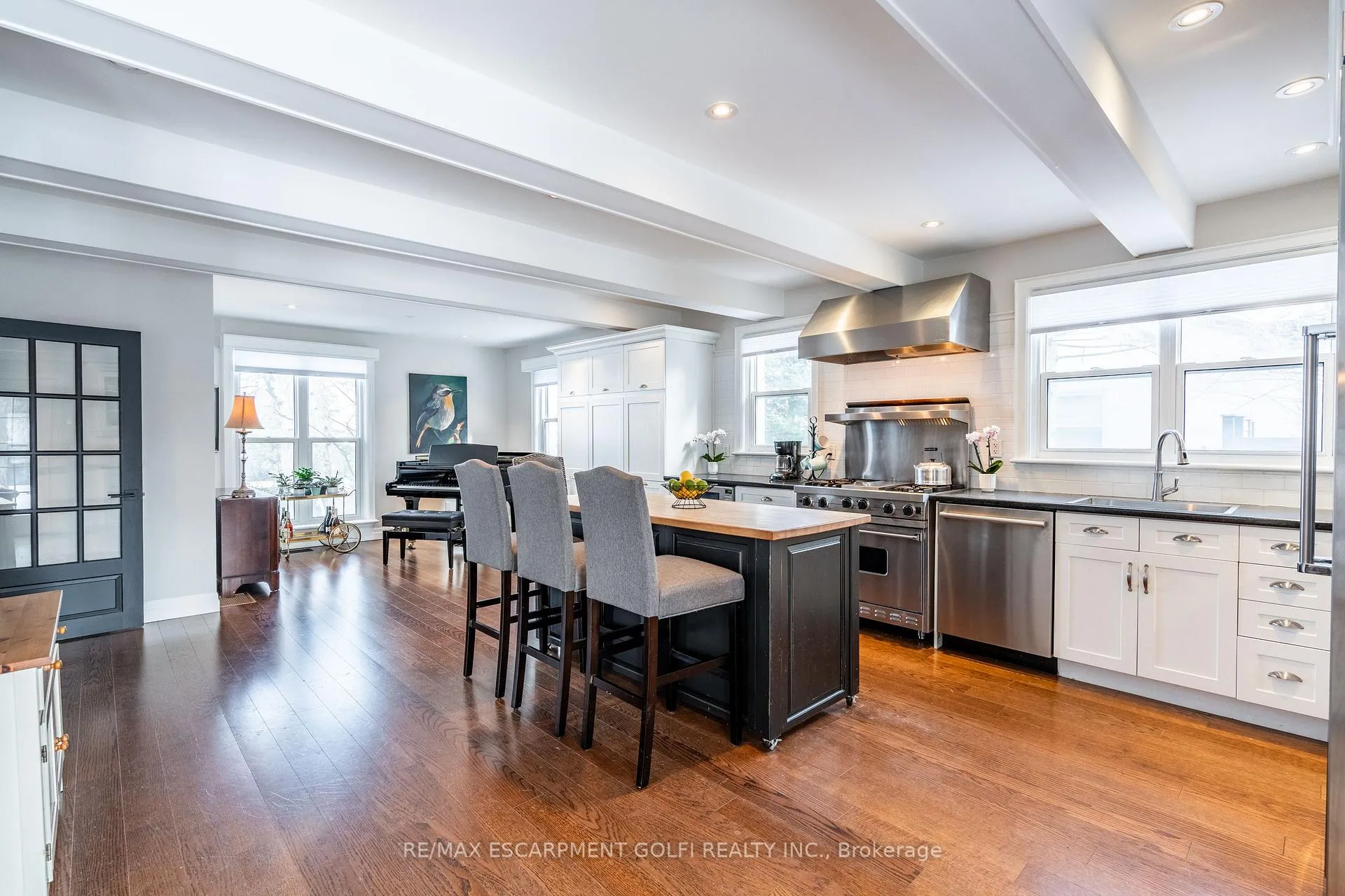 Photo 11 of 122 Mountain Brow Boulevard, Hamilton, Sherwood — HOMEH