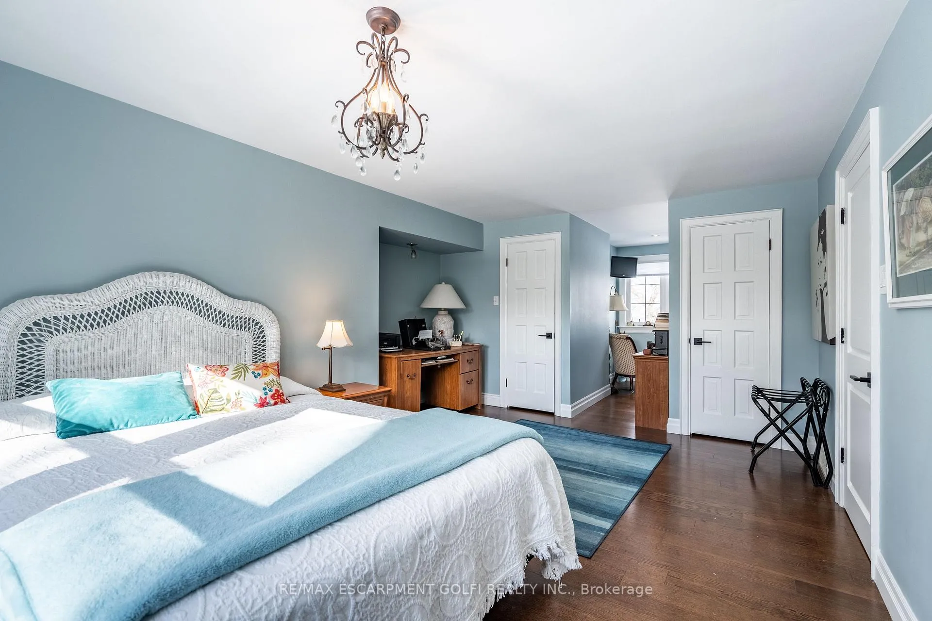 Photo 33 of 122 Mountain Brow Boulevard, Hamilton, Sherwood — HOMEH