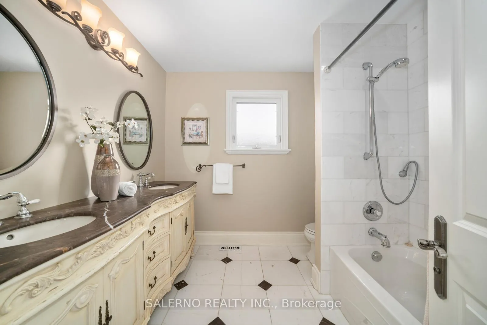 Photo 35 of 31 Olympia Gate, Vaughan, East Woodbridge — HOMEH