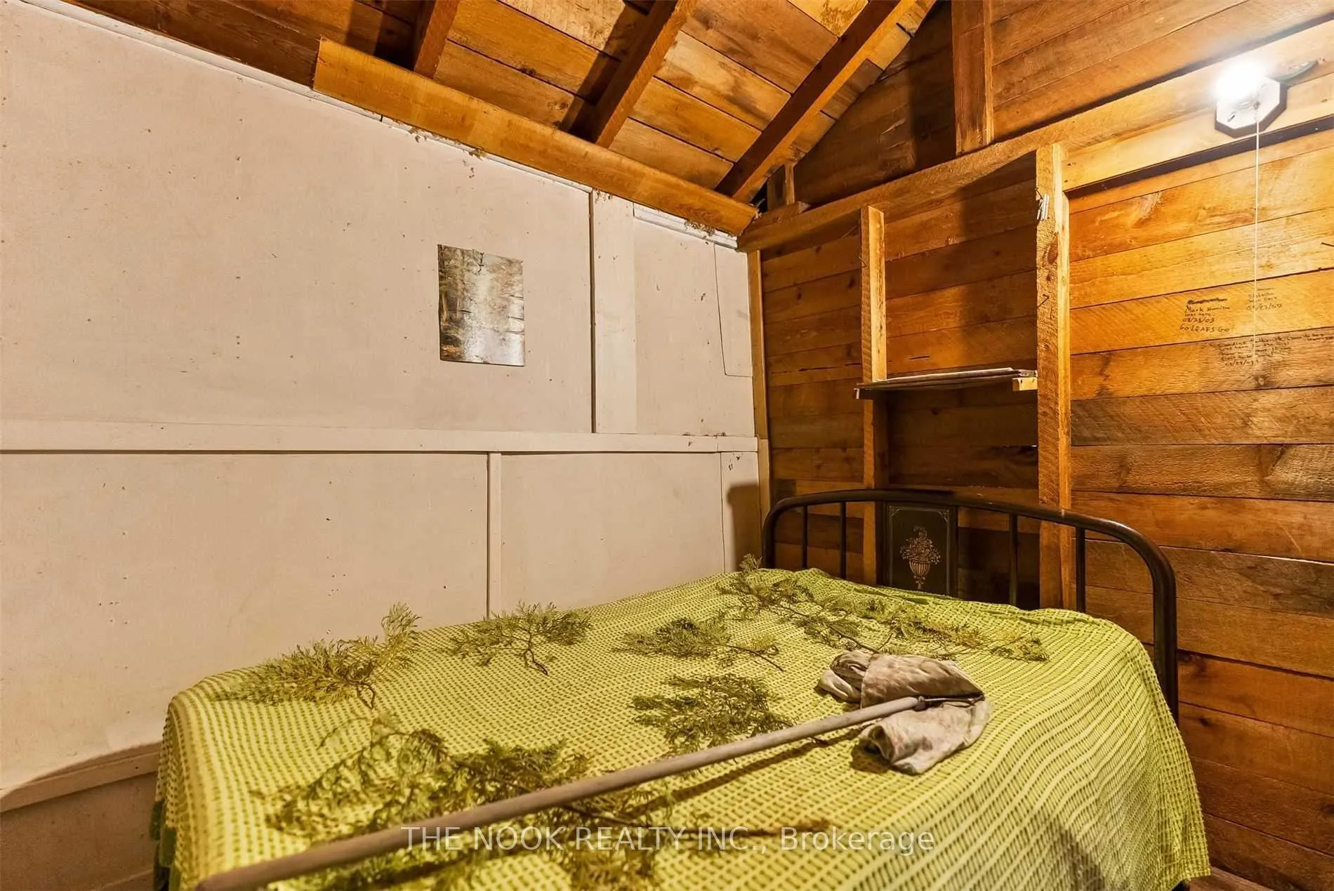 Photo 12 of 1140 Pine Path, Frontenac, Frontenac North — HOMEH