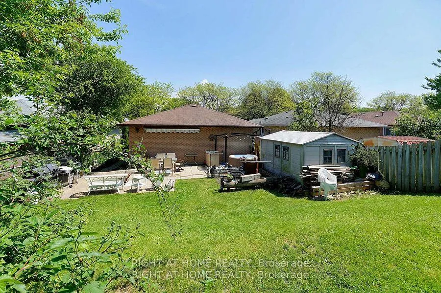 Photo 11 of 884 Southgate Drive S, Oshawa, Donevan — HOMEH