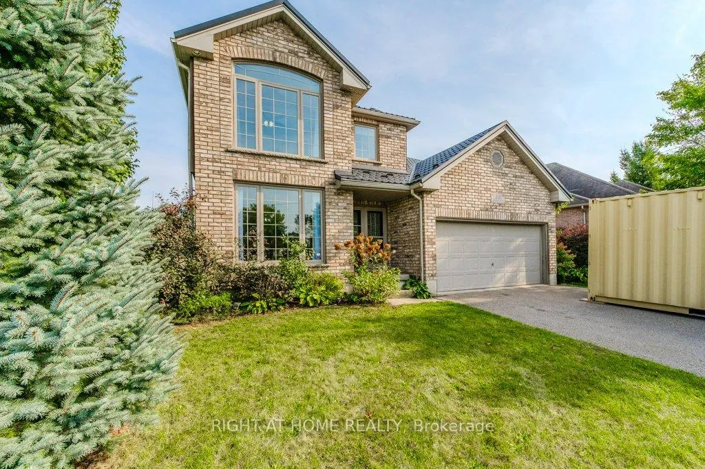 Photo 3 of 210 Dundas Street W, Brant, Paris — HOMEH