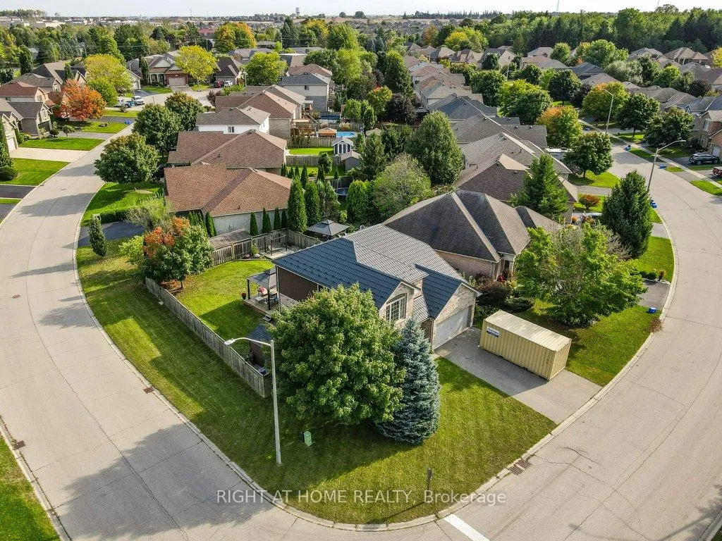 Photo 4 of 210 Dundas Street W, Brant, Paris — HOMEH