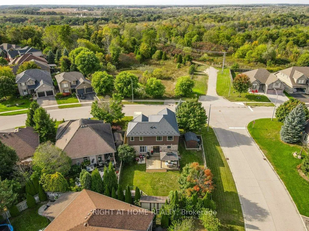 Photo 5 of 210 Dundas Street W, Brant, Paris — HOMEH
