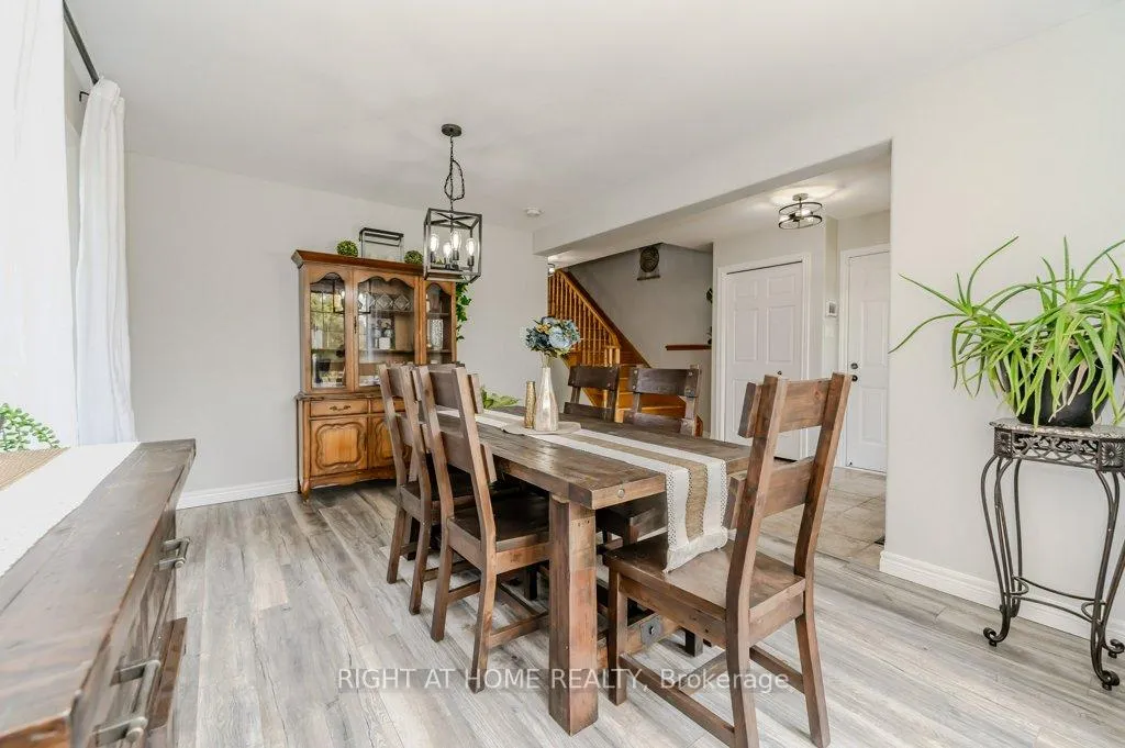 Photo 8 of 210 Dundas Street W, Brant, Paris — HOMEH