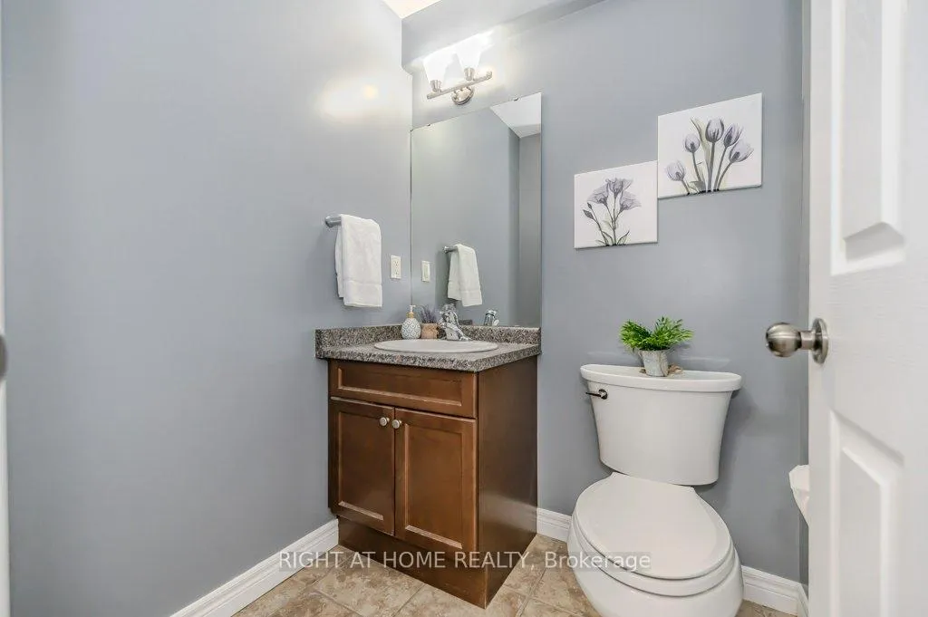 Photo 18 of 210 Dundas Street W, Brant, Paris — HOMEH