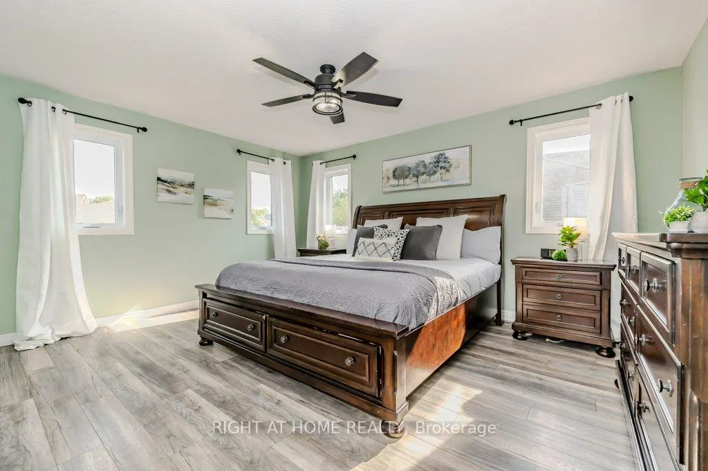 Photo 21 of 210 Dundas Street W, Brant, Paris — HOMEH