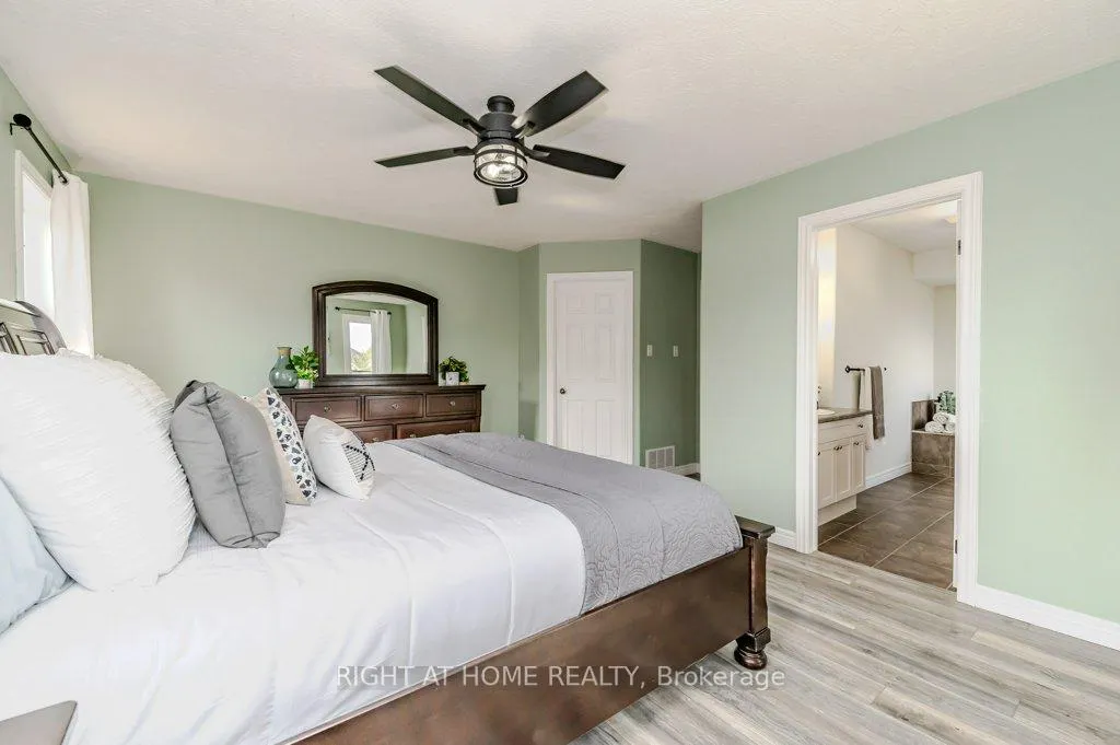 Photo 22 of 210 Dundas Street W, Brant, Paris — HOMEH
