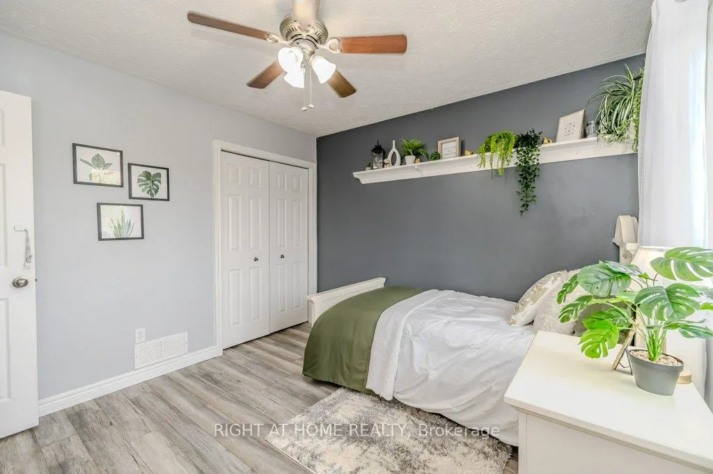 Photo 26 of 210 Dundas Street W, Brant, Paris — HOMEH