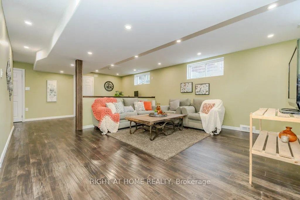 Photo 31 of 210 Dundas Street W, Brant, Paris — HOMEH