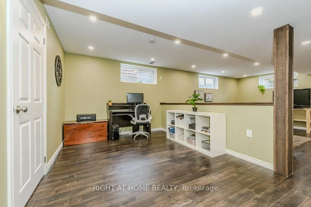 Photo 33 of 210 Dundas Street W, Brant, Paris — HOMEH