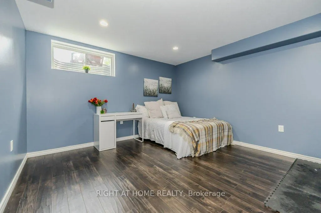 Photo 34 of 210 Dundas Street W, Brant, Paris — HOMEH