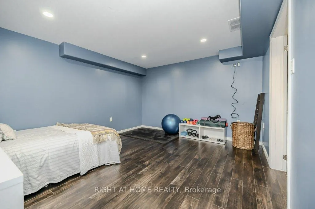 Photo 35 of 210 Dundas Street W, Brant, Paris — HOMEH