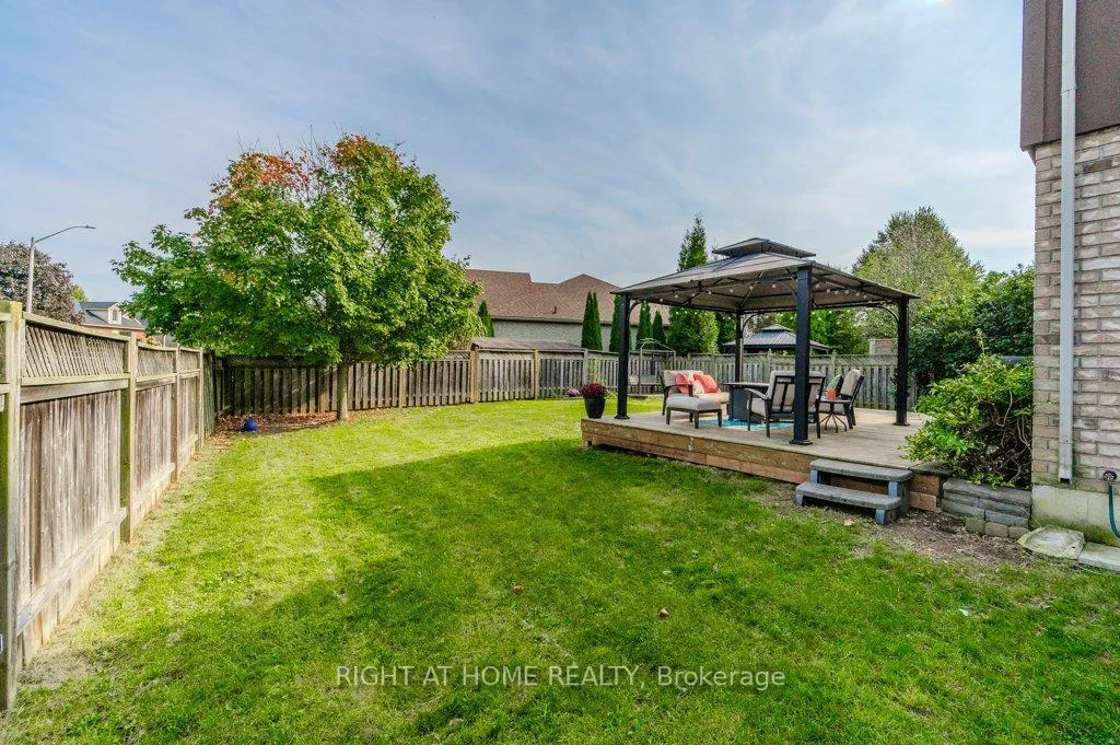 Photo 36 of 210 Dundas Street W, Brant, Paris — HOMEH