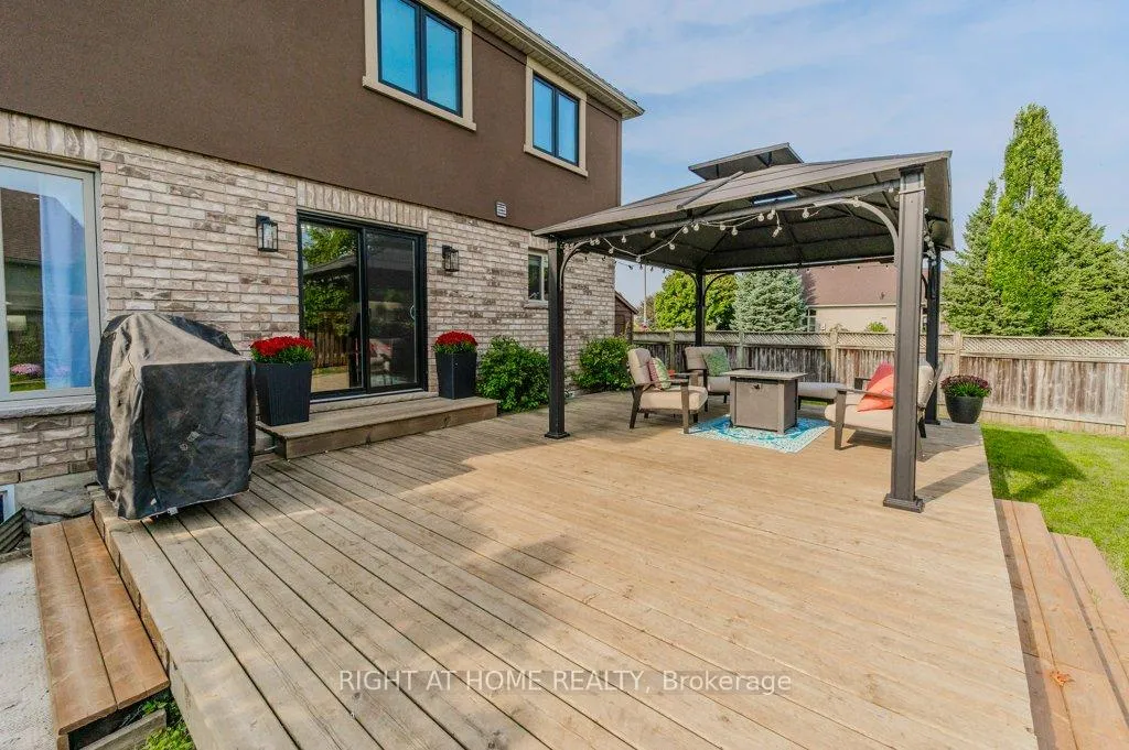 Photo 37 of 210 Dundas Street W, Brant, Paris — HOMEH