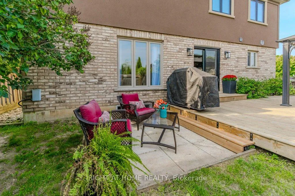 Photo 40 of 210 Dundas Street W, Brant, Paris — HOMEH